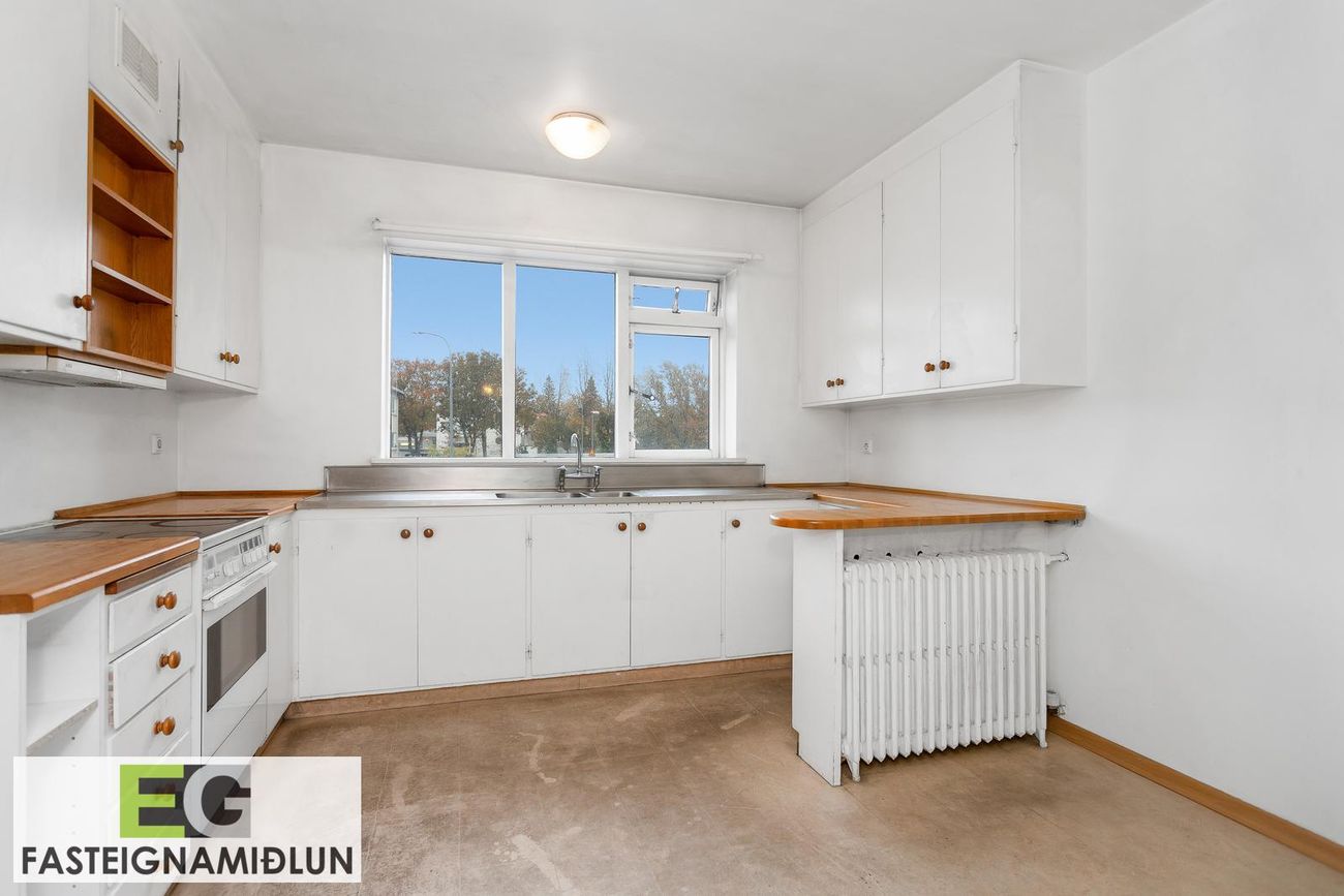 Eskihlíð 10, 105 Reykjavík