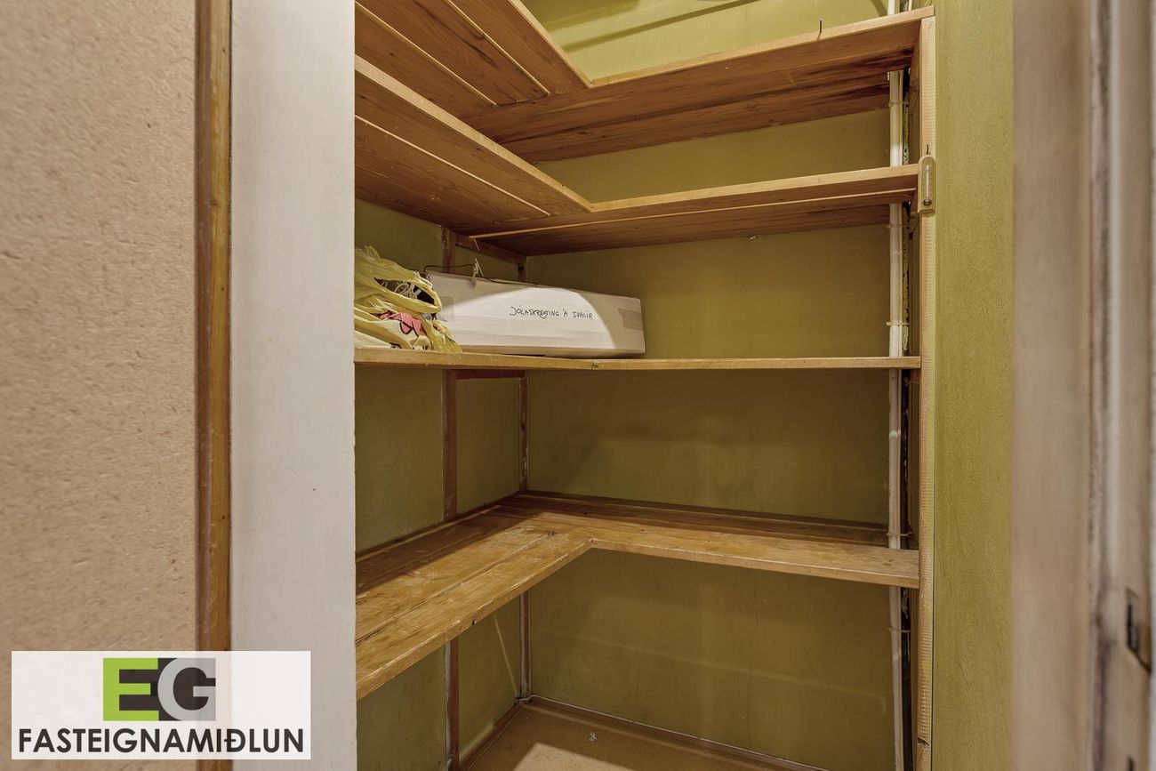 Eskihlíð 10, 105 Reykjavík