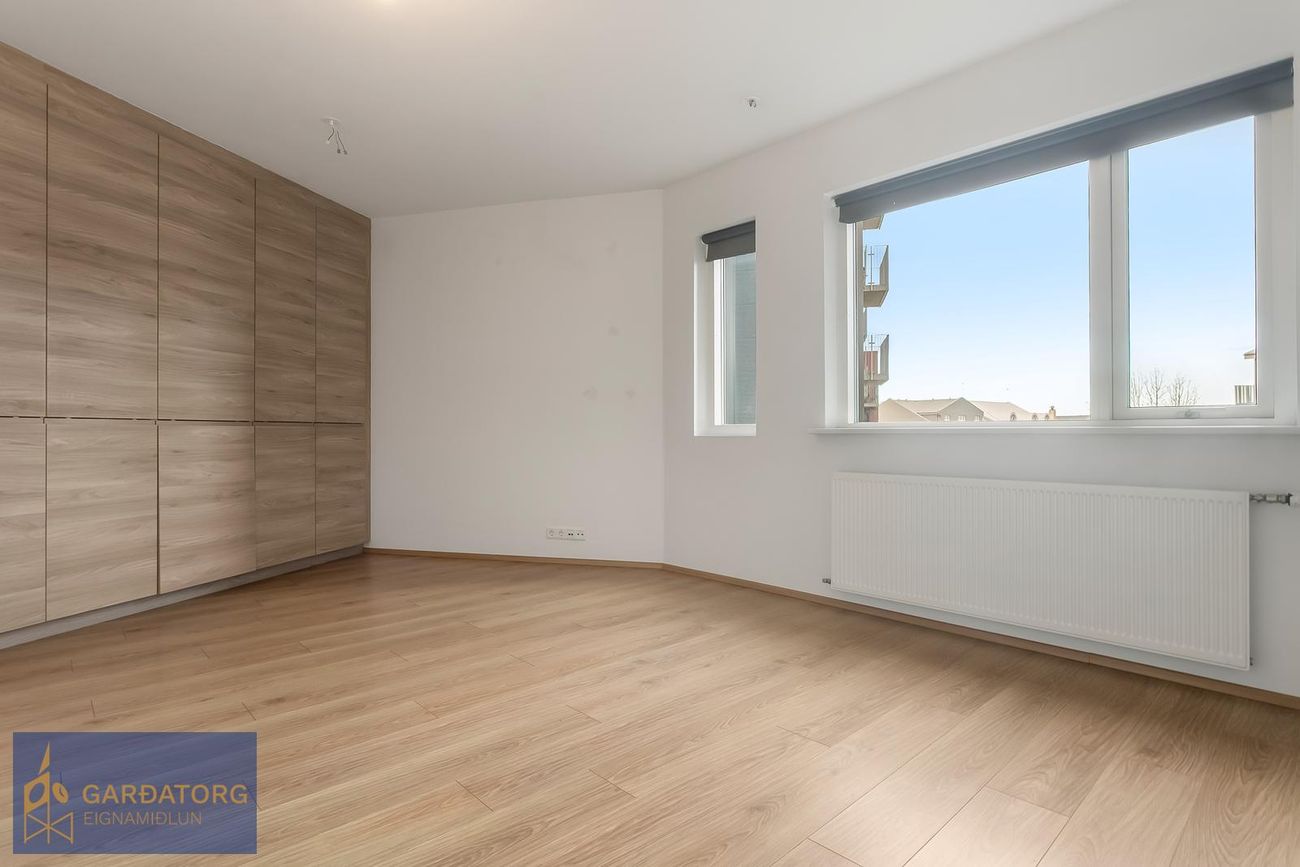 Stakkholt 2B, 105 Reykjavík