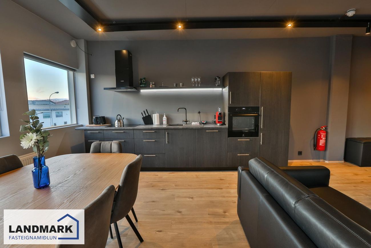 Tryggvabraut 24, 600 Akureyri