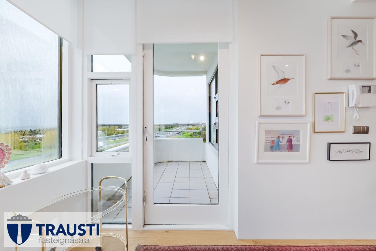 Efstaleiti 12, 103 Reykjavík