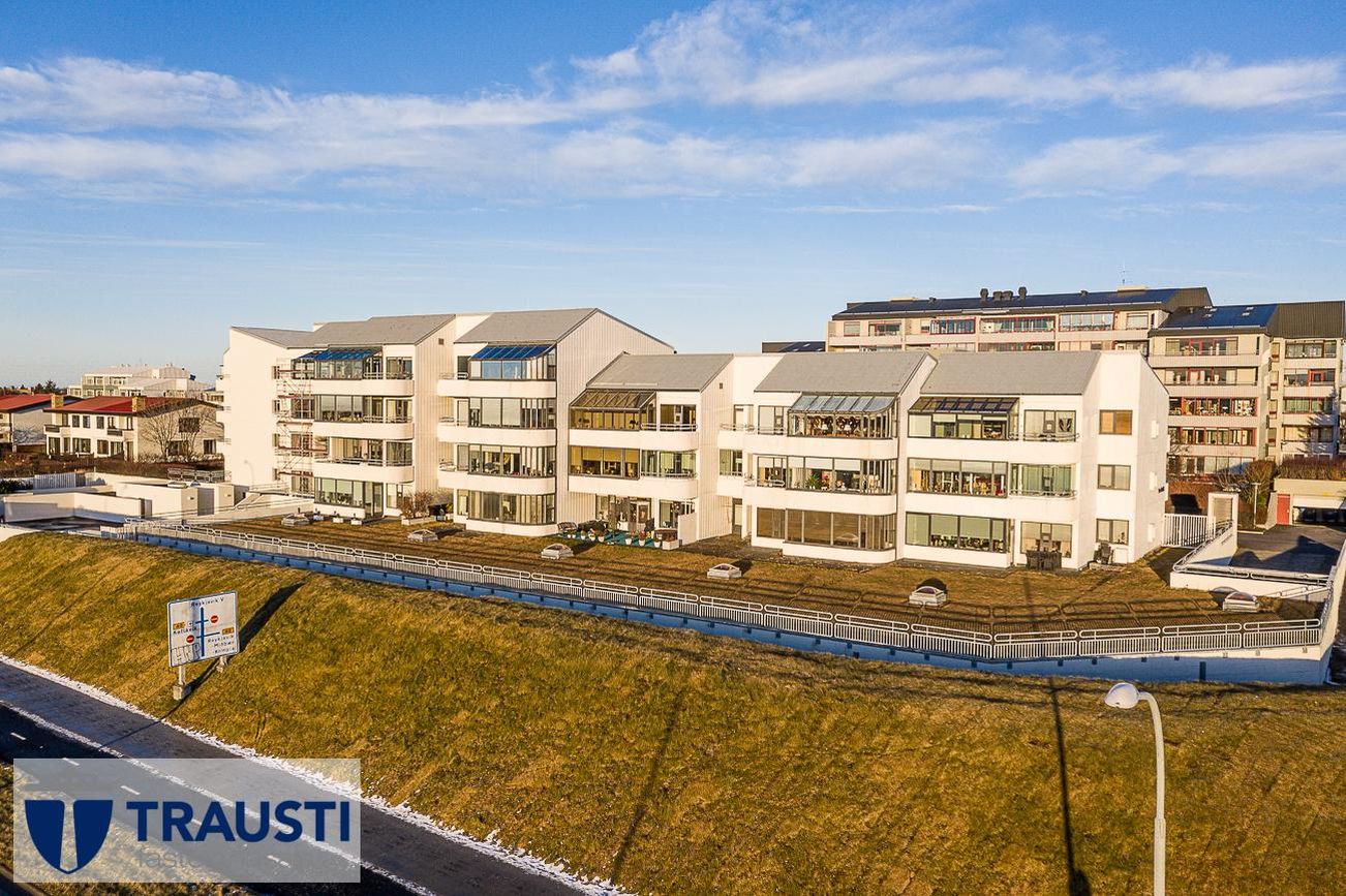 Efstaleiti 12, 103 Reykjavík