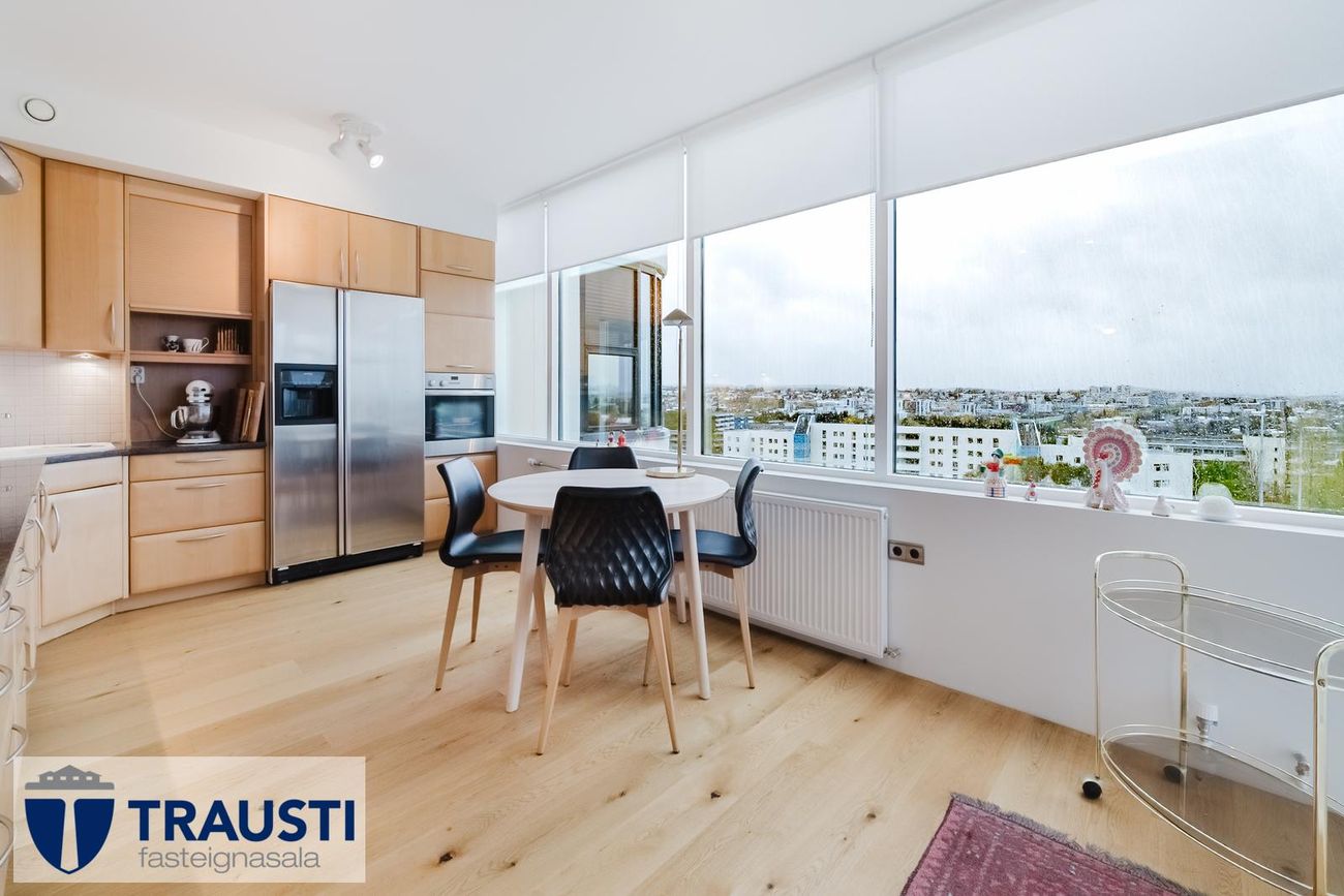 Efstaleiti 12, 103 Reykjavík