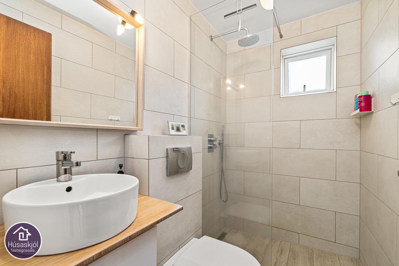 Tunguvegur 1, 108 Reykjavík