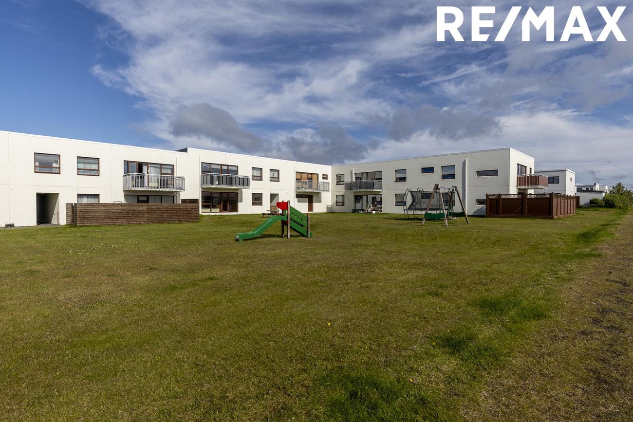 Tjarnabakki 4, 260 Reykjanesbær
