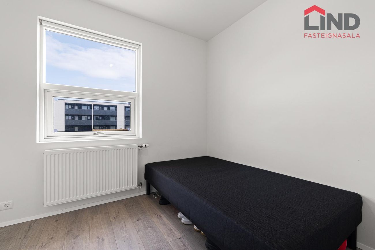 Dalsbraut 6, 260 Reykjanesbær