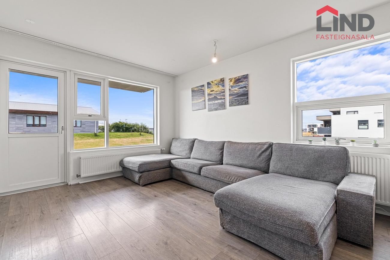 Dalsbraut 6, 260 Reykjanesbær