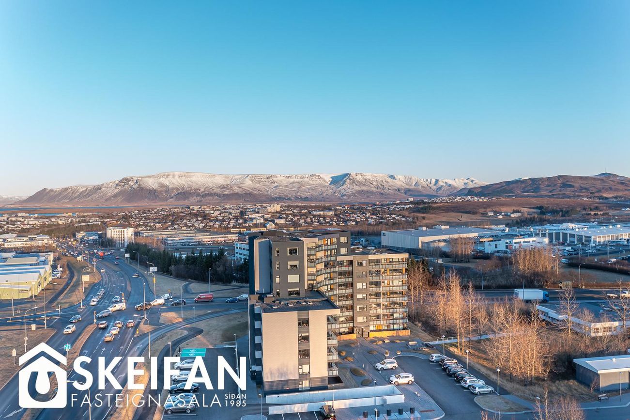 Hraunbær 103C, 110 Reykjavík
