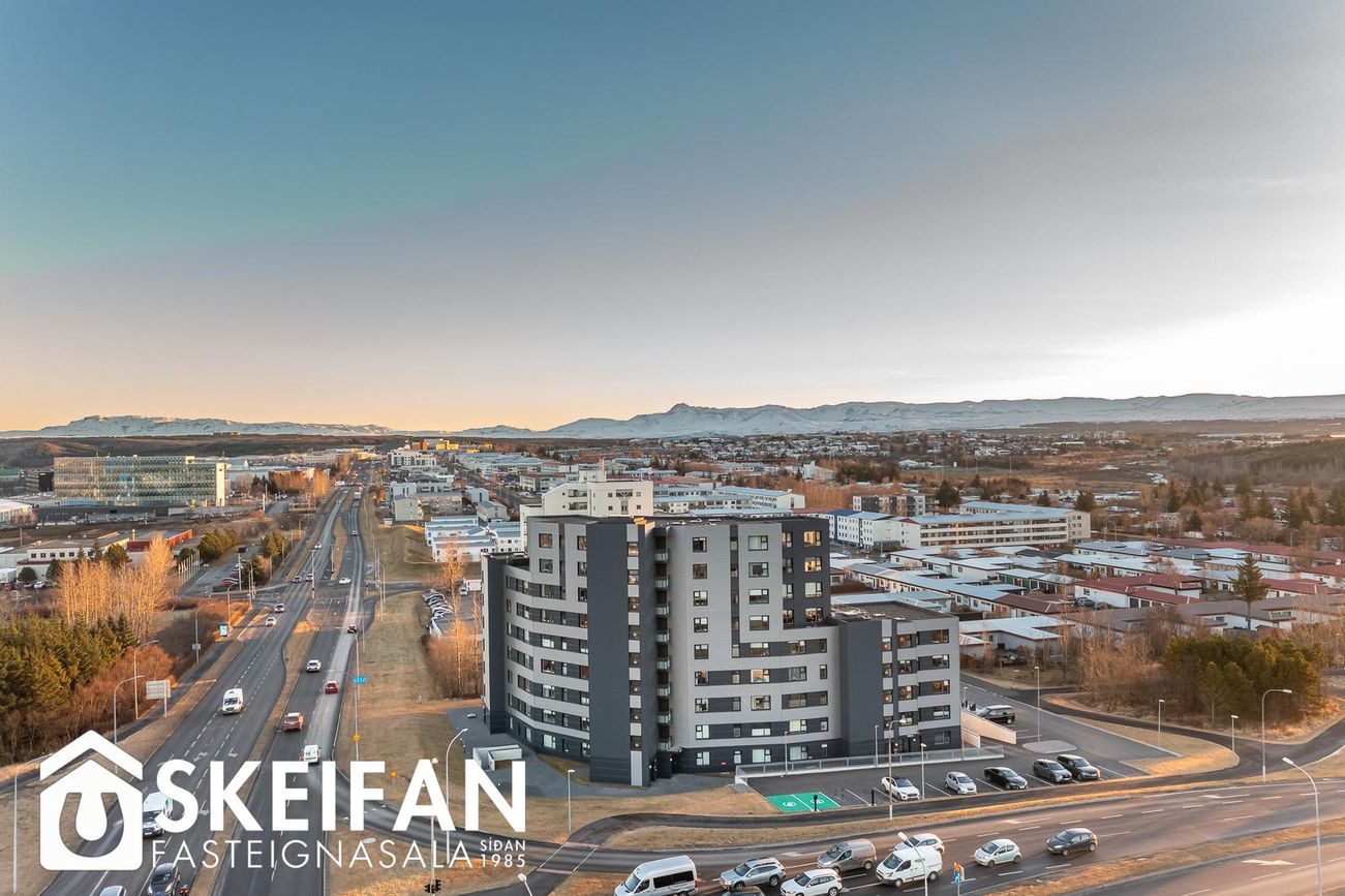 Hraunbær 103C, 110 Reykjavík