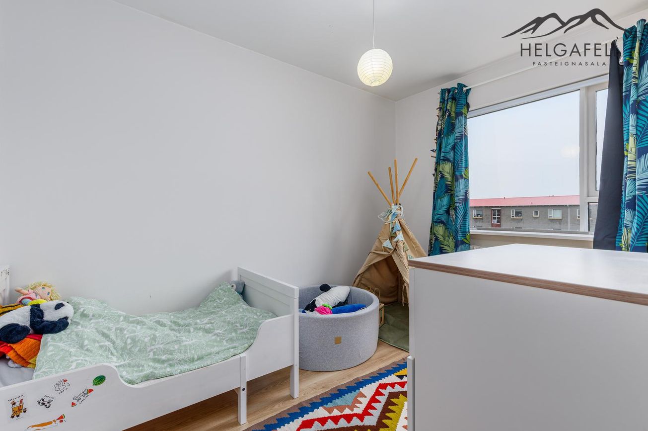 Stigahlíð 18 - 0402, 105 Reykjavík