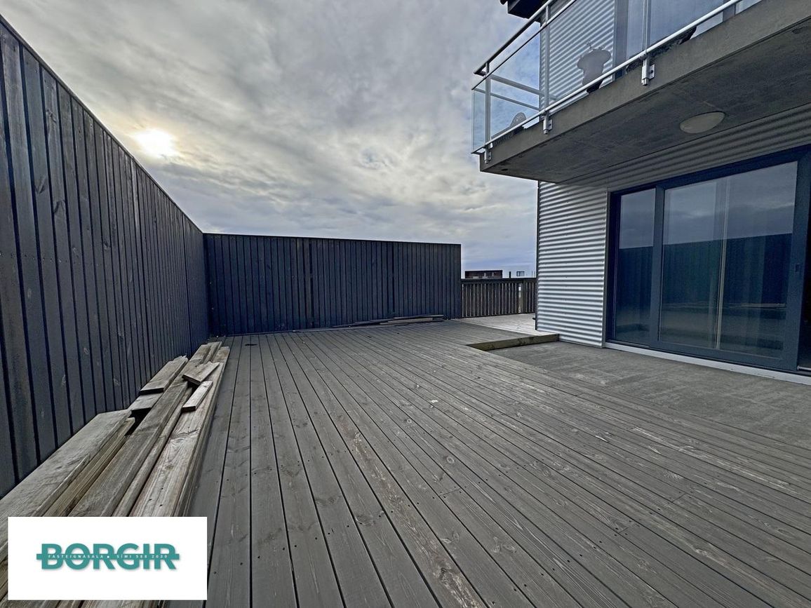 Dalsbraut 14, 260 Reykjanesbær