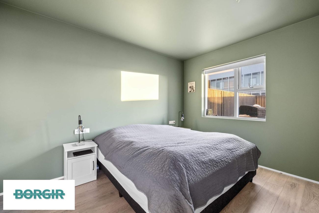 Dalsbraut 14, 260 Reykjanesbær