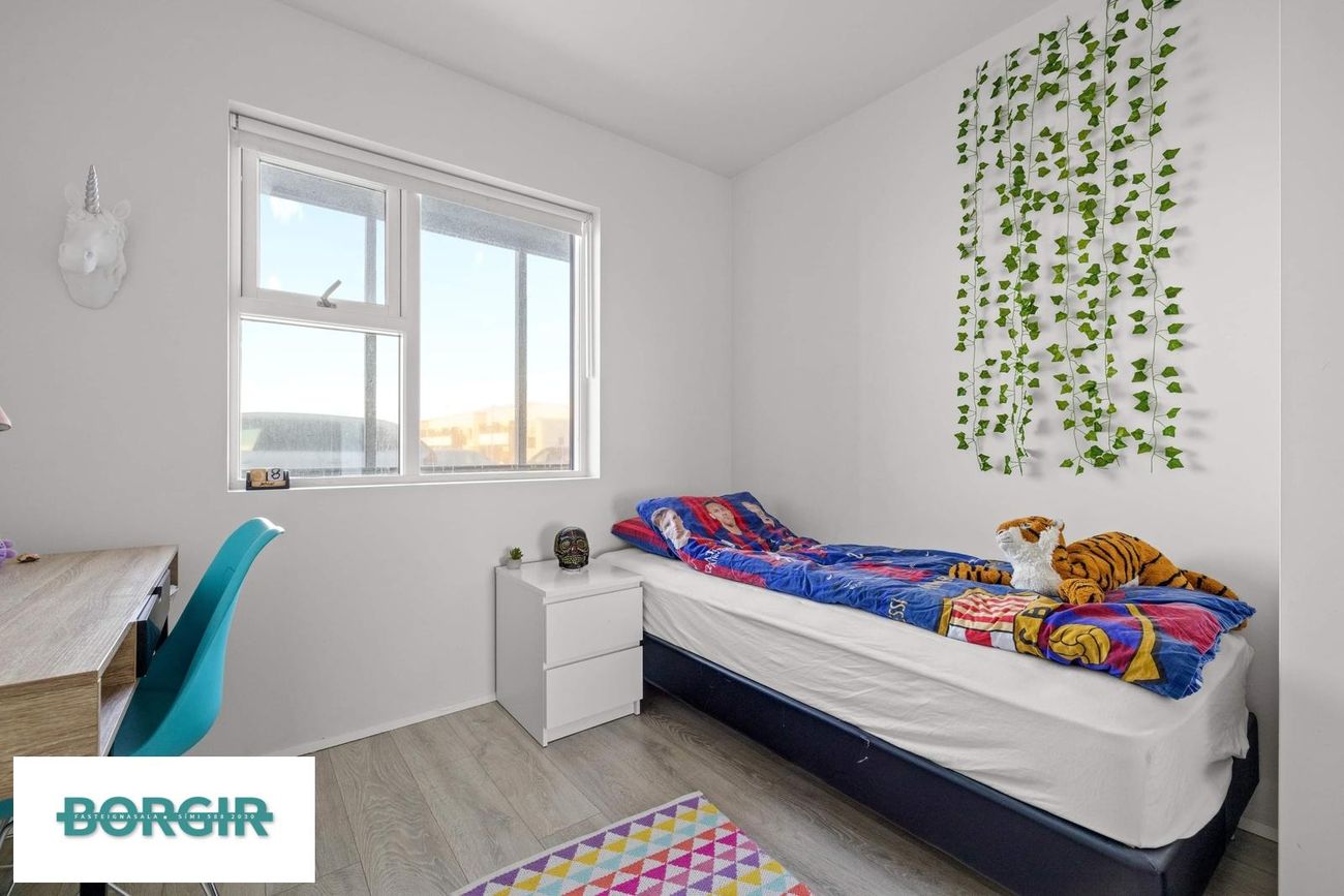 Dalsbraut 14, 260 Reykjanesbær