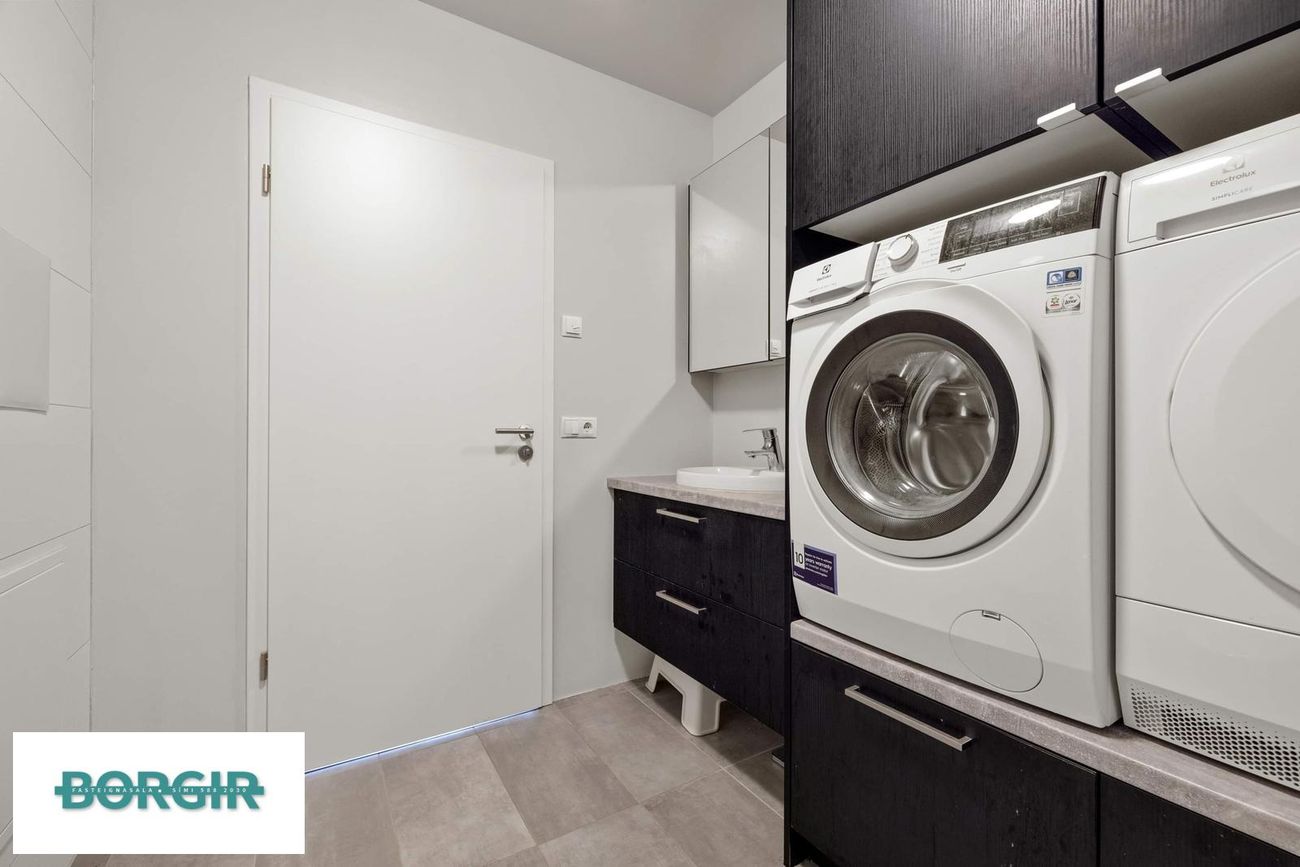 Dalsbraut 14, 260 Reykjanesbær