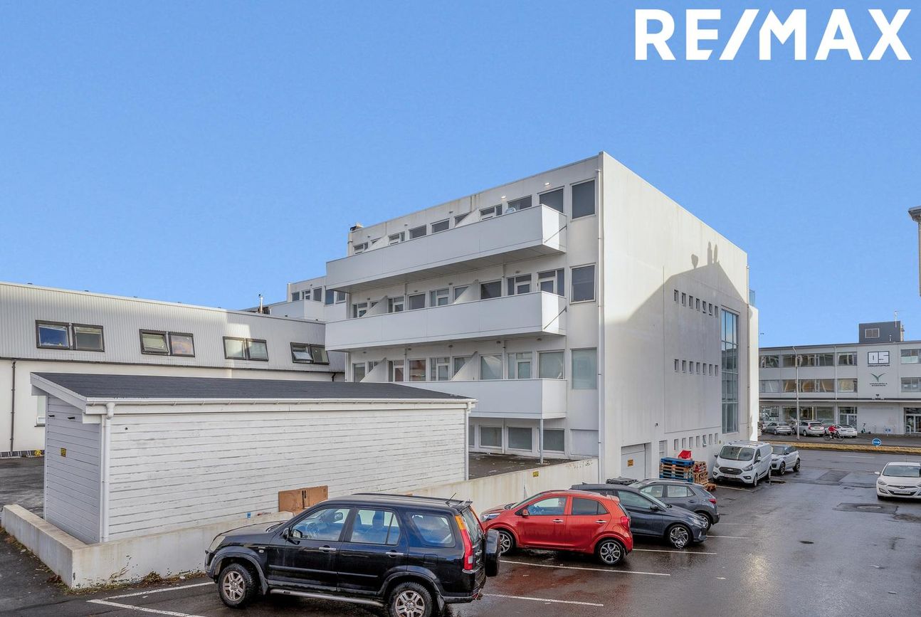 Grensásvegur 12 - 0402, 108 Reykjavík