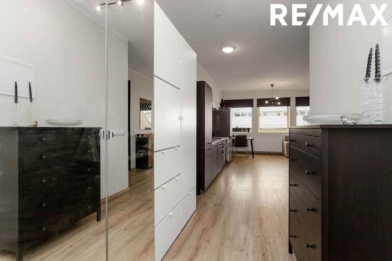 Grensásvegur 12 - 0402, 108 Reykjavík