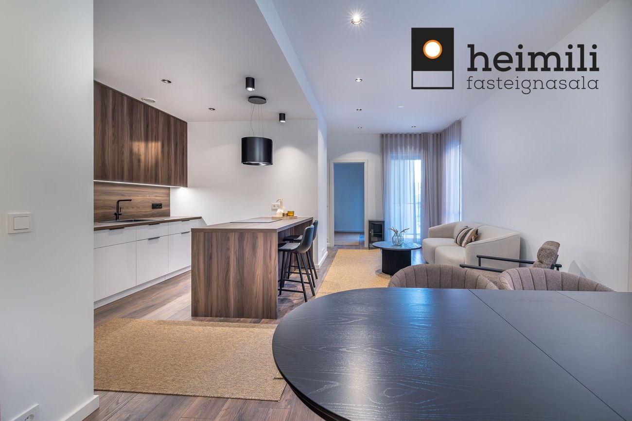 Grensásvegur 1C, 108 Reykjavík