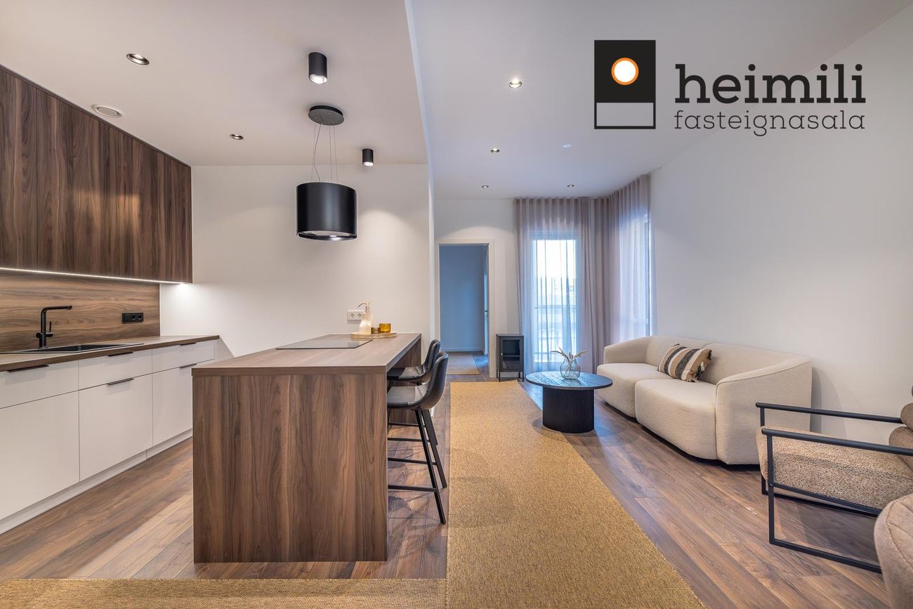 Grensásvegur 1C, 108 Reykjavík