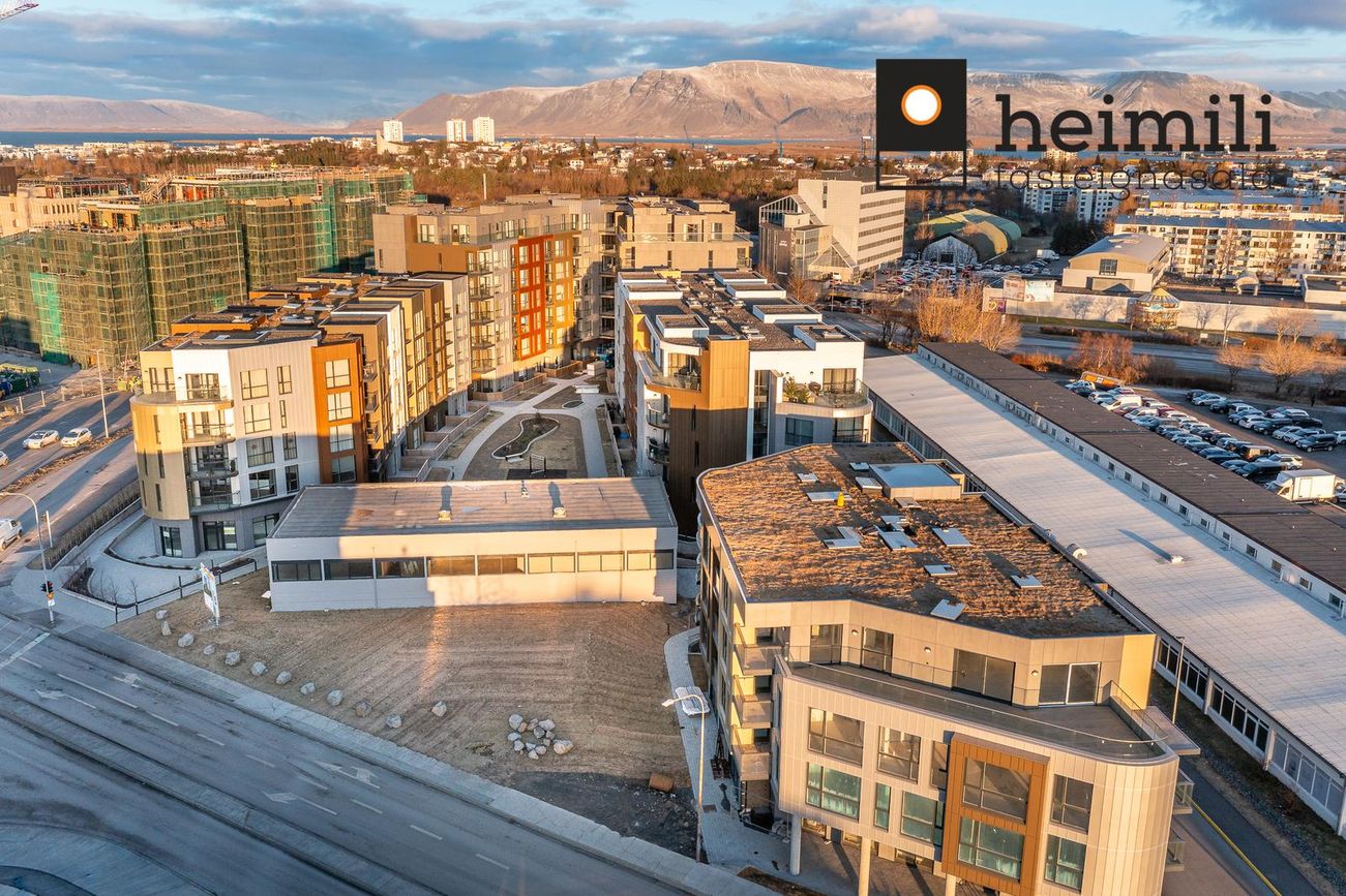 Grensásvegur 1C, 108 Reykjavík