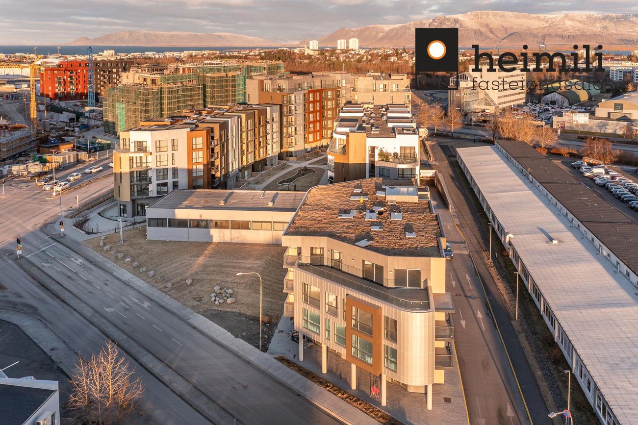 Grensásvegur 1C, 108 Reykjavík