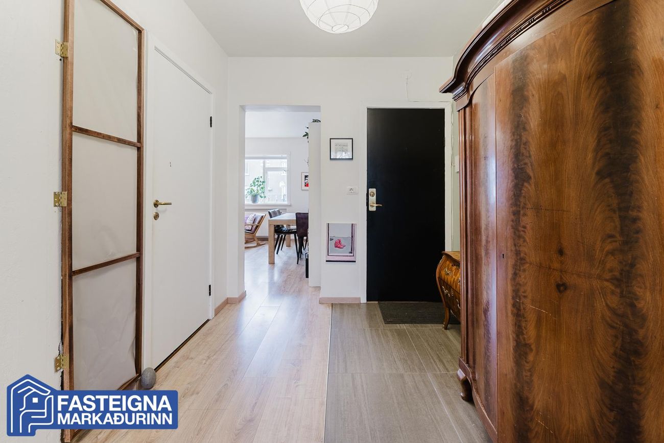 Snorrabraut 33, 105 Reykjavík