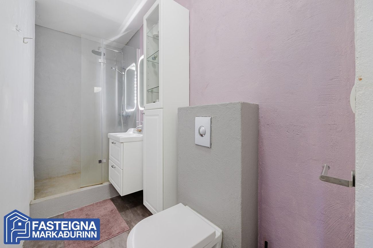 Snorrabraut 33, 105 Reykjavík