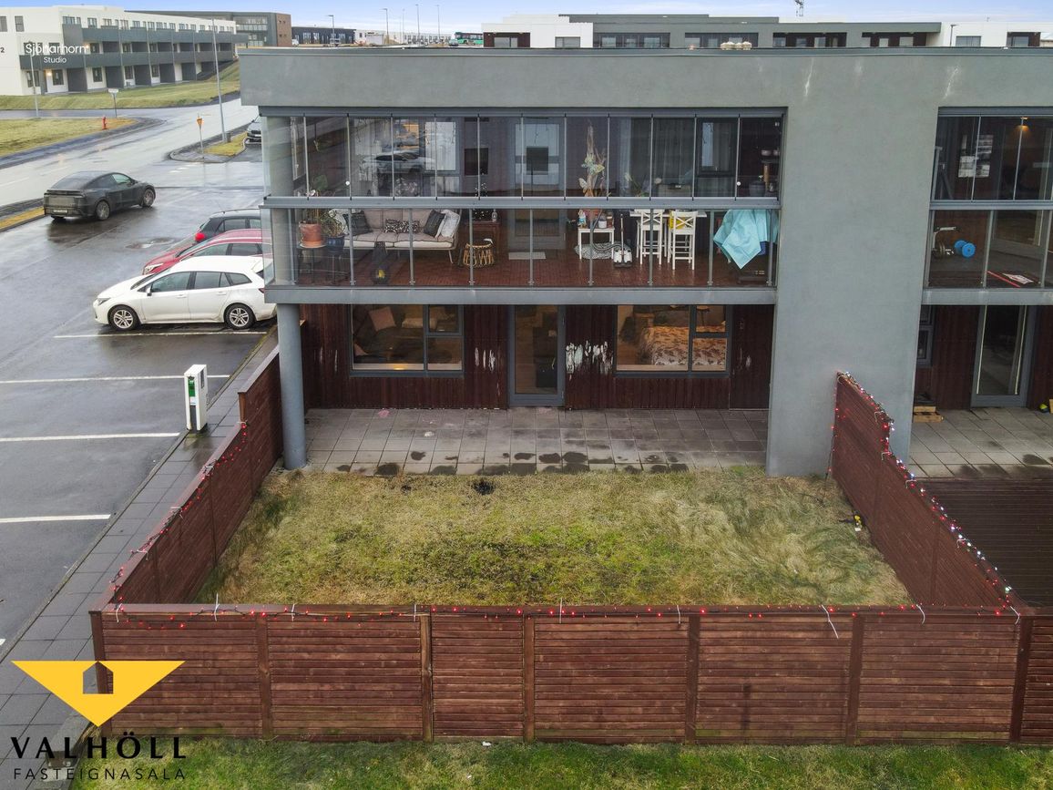 Dalsbraut 30, 260 Reykjanesbær