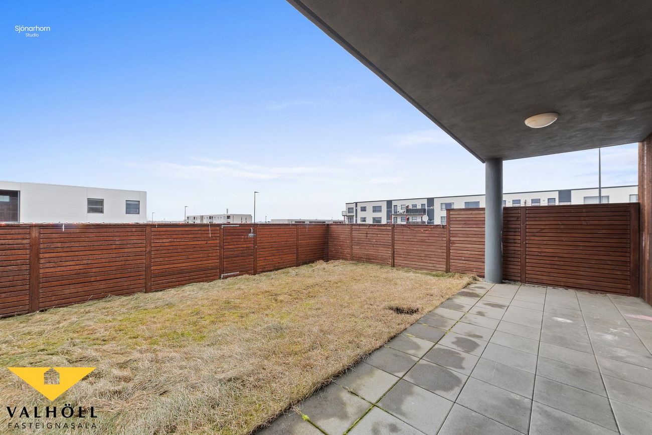 Dalsbraut 30, 260 Reykjanesbær
