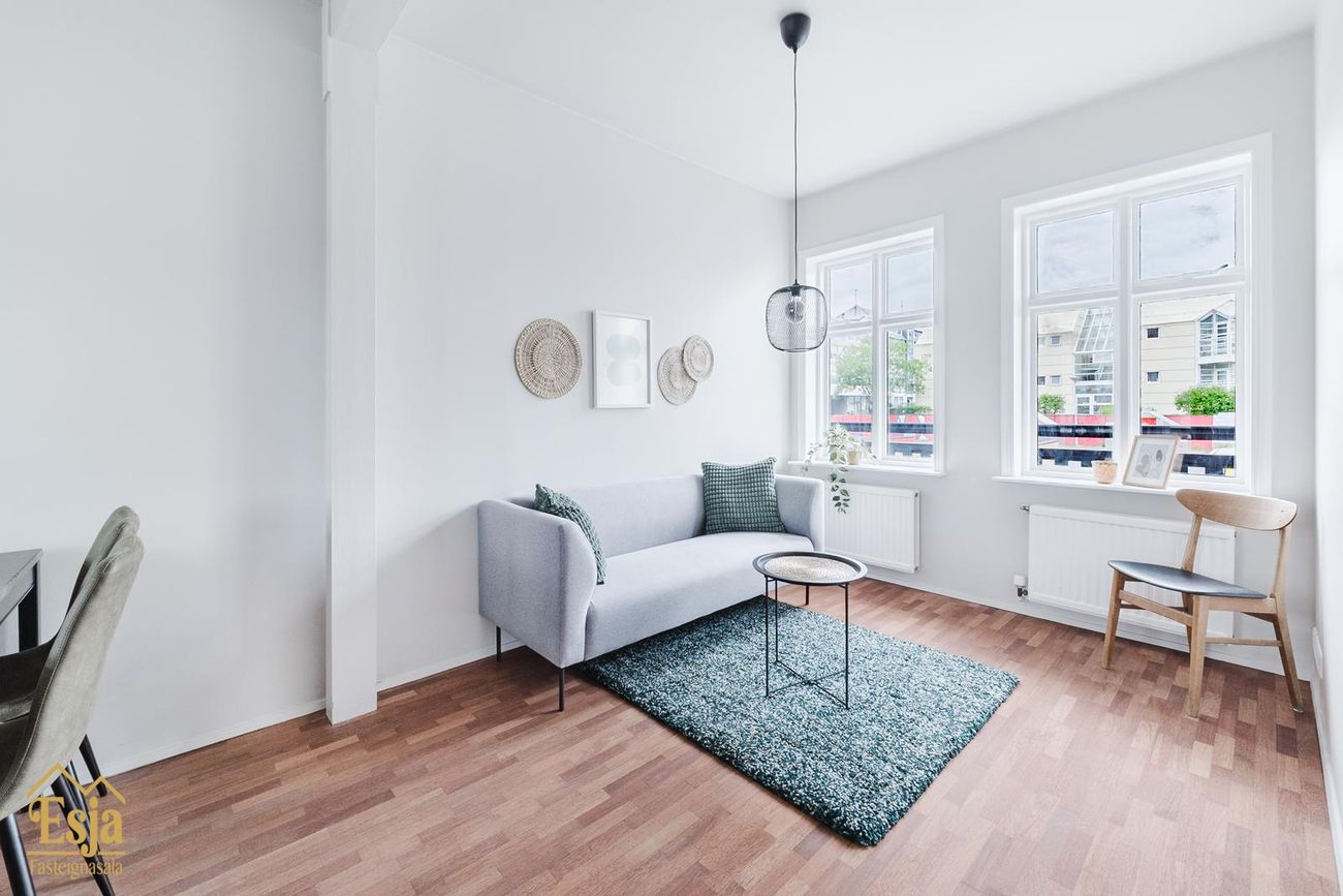 Hverfisgata 83, 101 Reykjavík