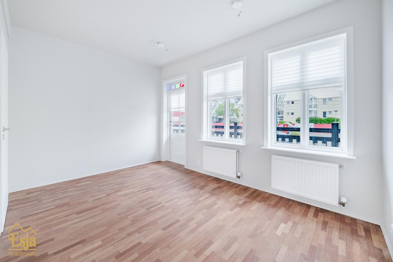 Hverfisgata 83, 101 Reykjavík