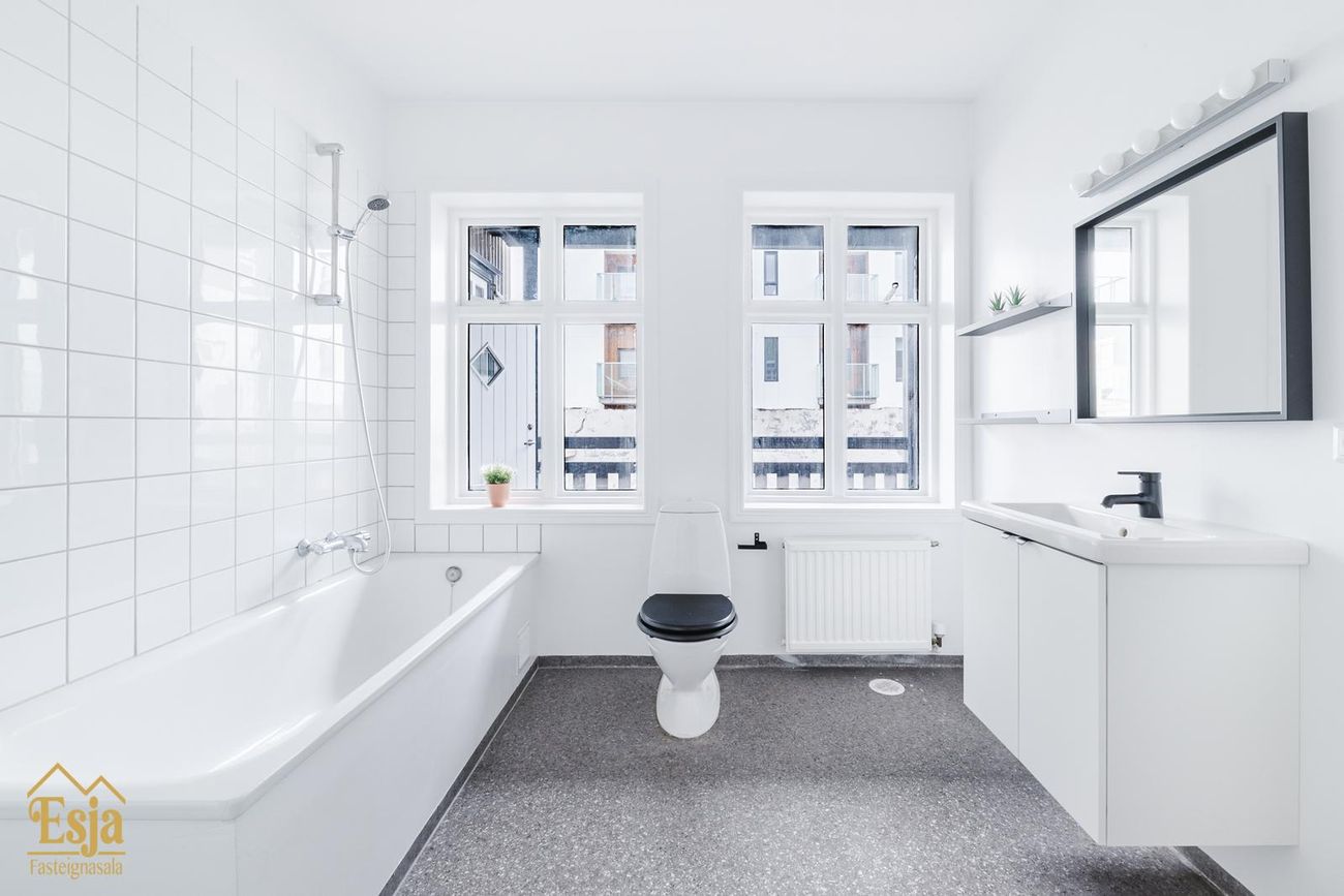 Hverfisgata 83, 101 Reykjavík