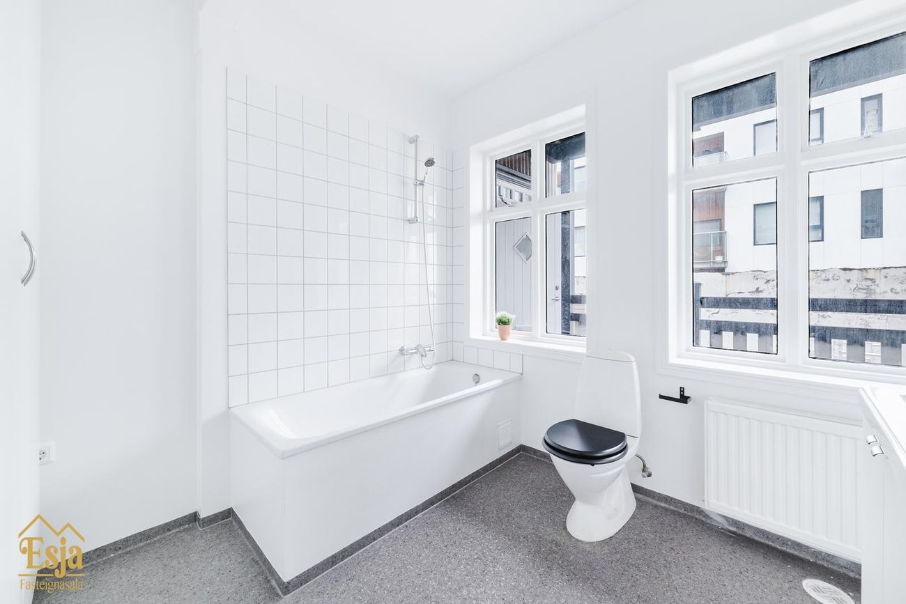 Hverfisgata 83, 101 Reykjavík