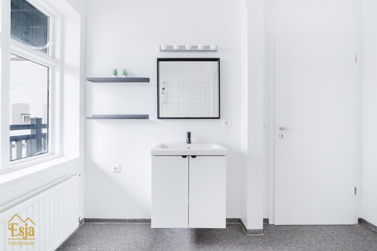 Hverfisgata 83, 101 Reykjavík