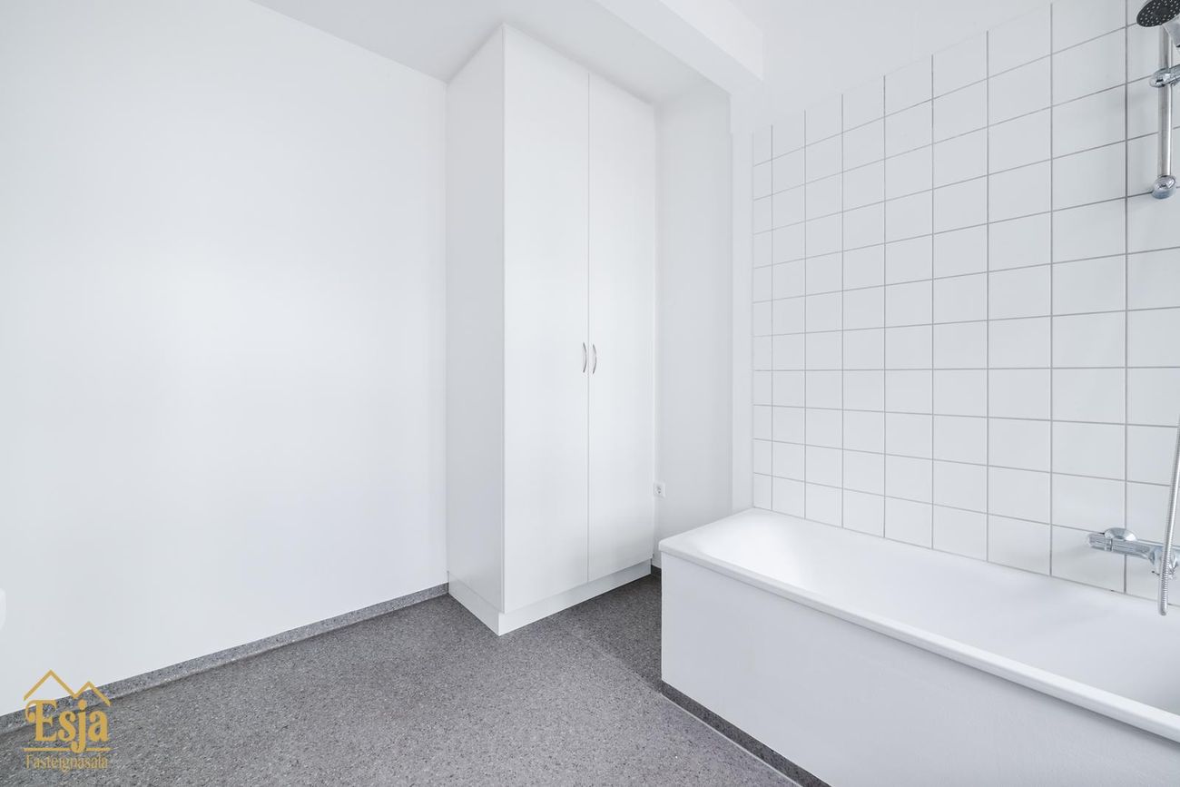 Hverfisgata 83, 101 Reykjavík