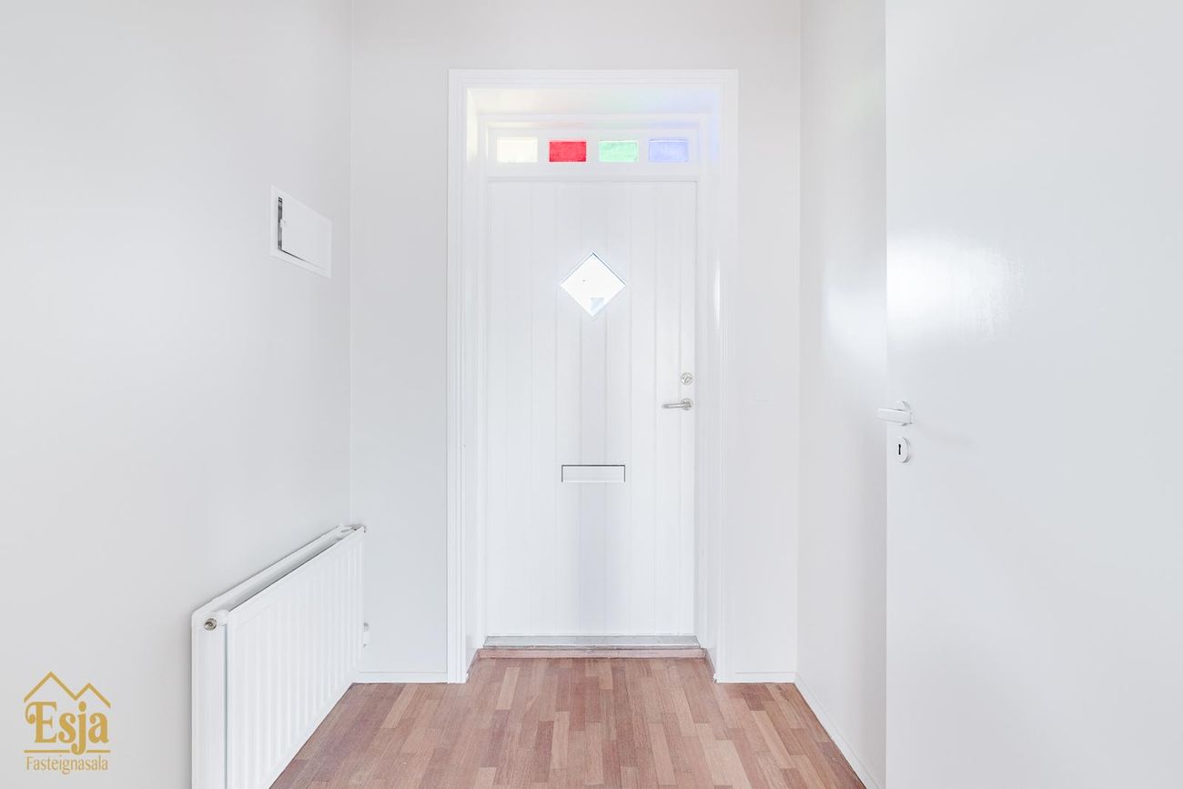 Hverfisgata 83, 101 Reykjavík