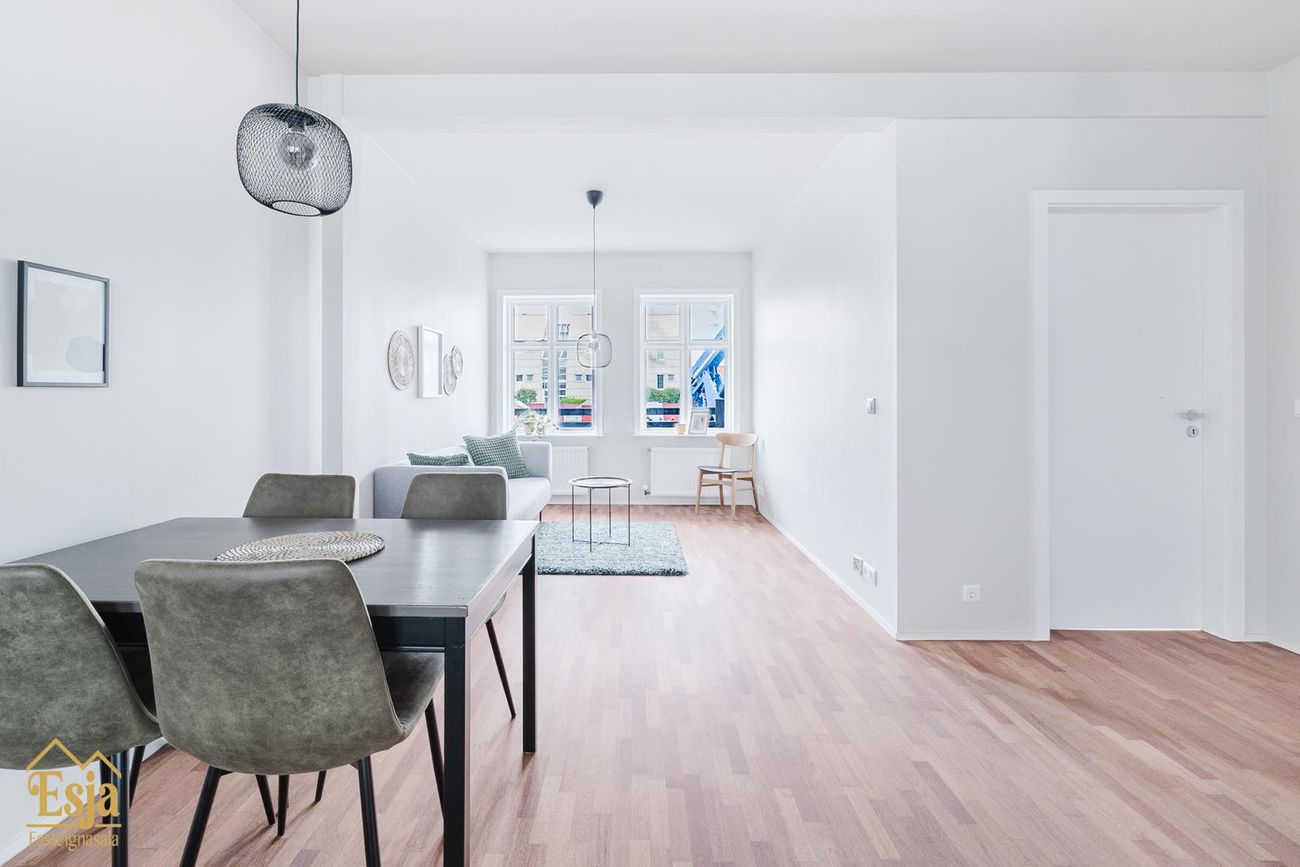 Hverfisgata 83, 101 Reykjavík