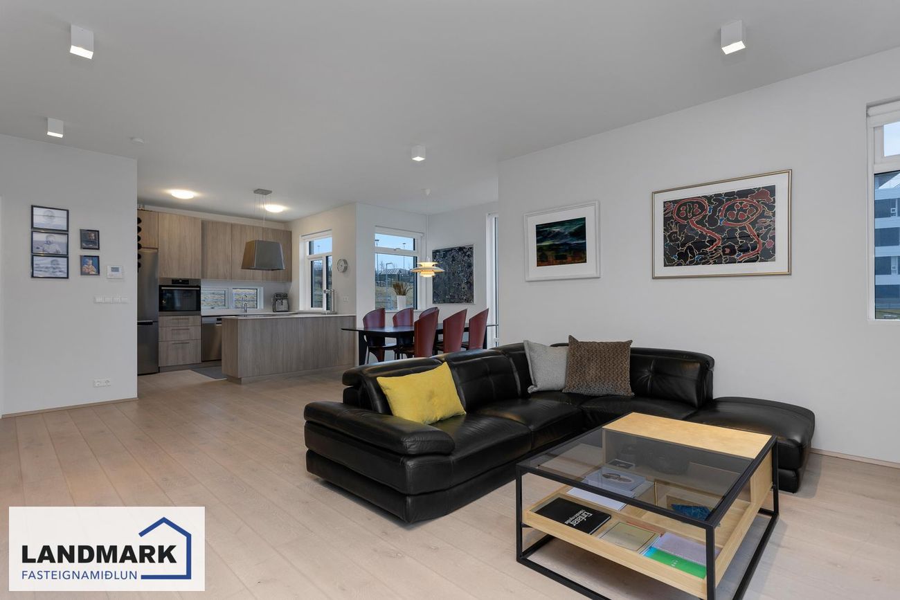 Holtsvegur 47 - 0302, 210 Garðabær