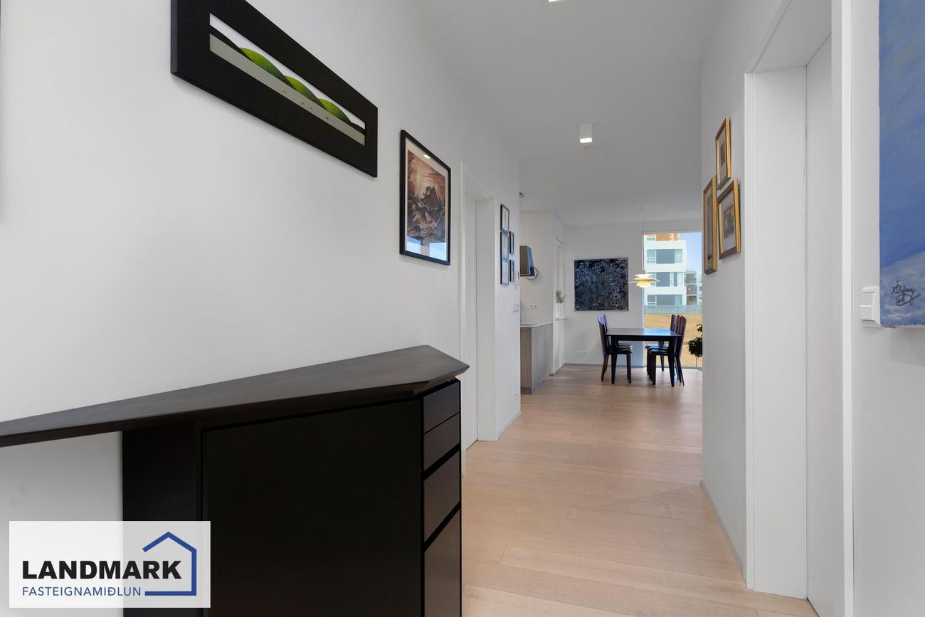 Holtsvegur 47 - 0302, 210 Garðabær