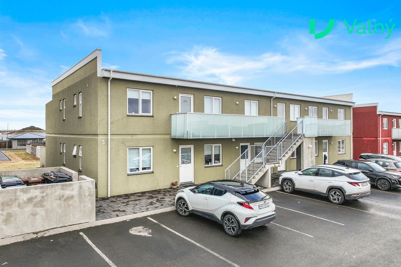 Trönudalur 3, 260 Reykjanesbær