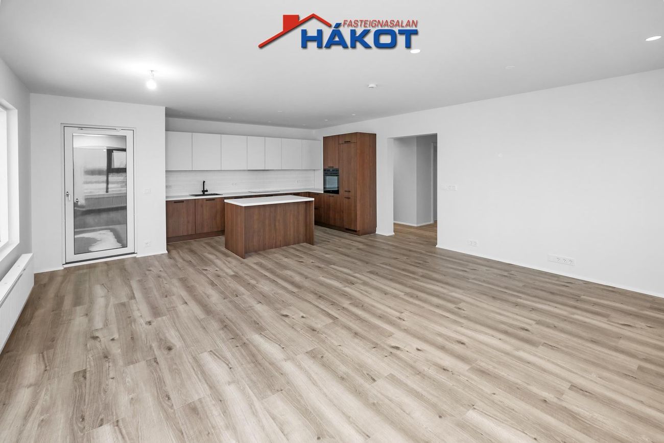 Asparskógar 18, 300 Akranes