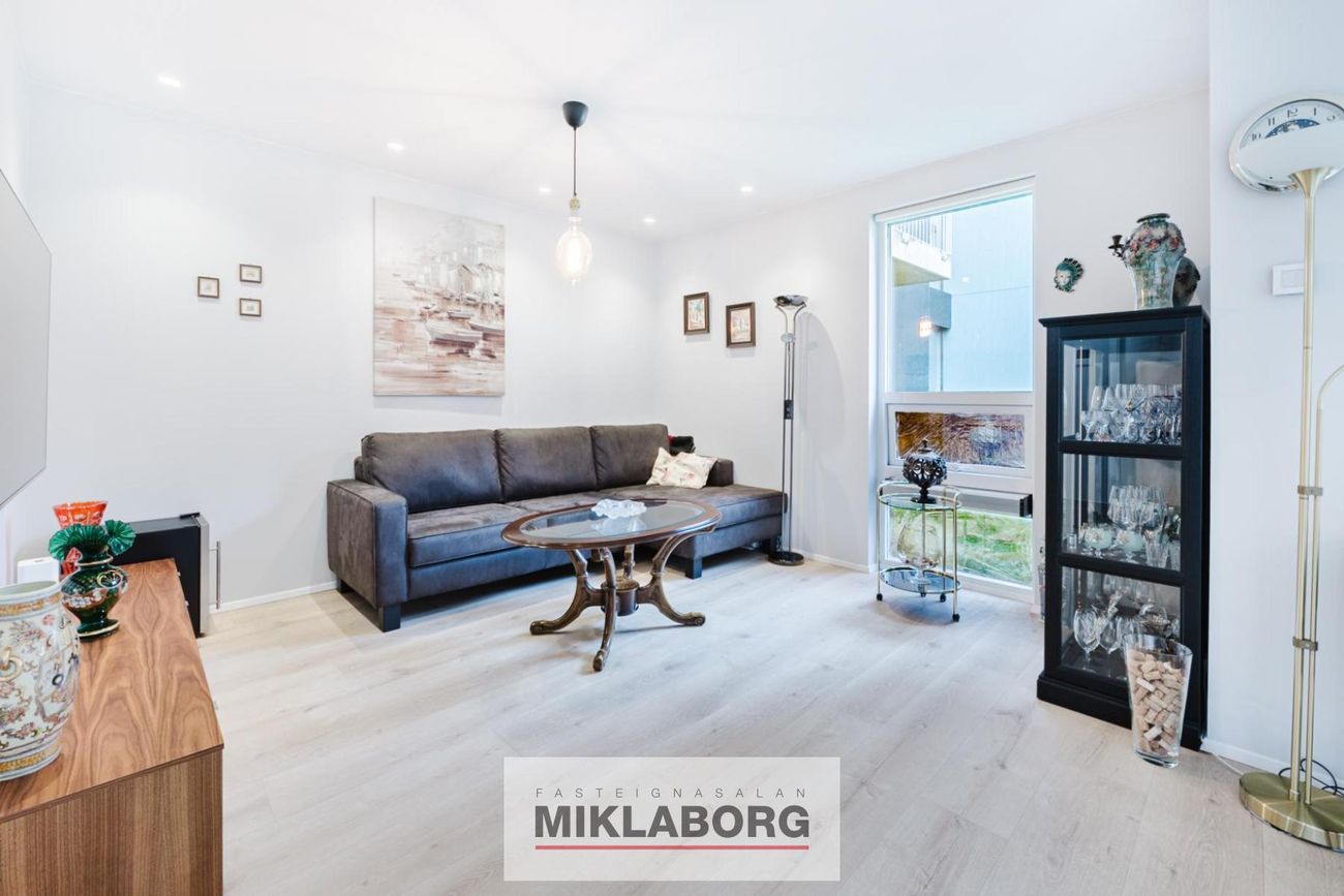 Hverfisgata 92A, 101 Reykjavík