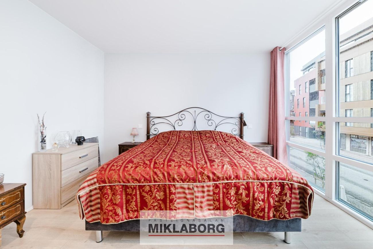 Hverfisgata 92A, 101 Reykjavík