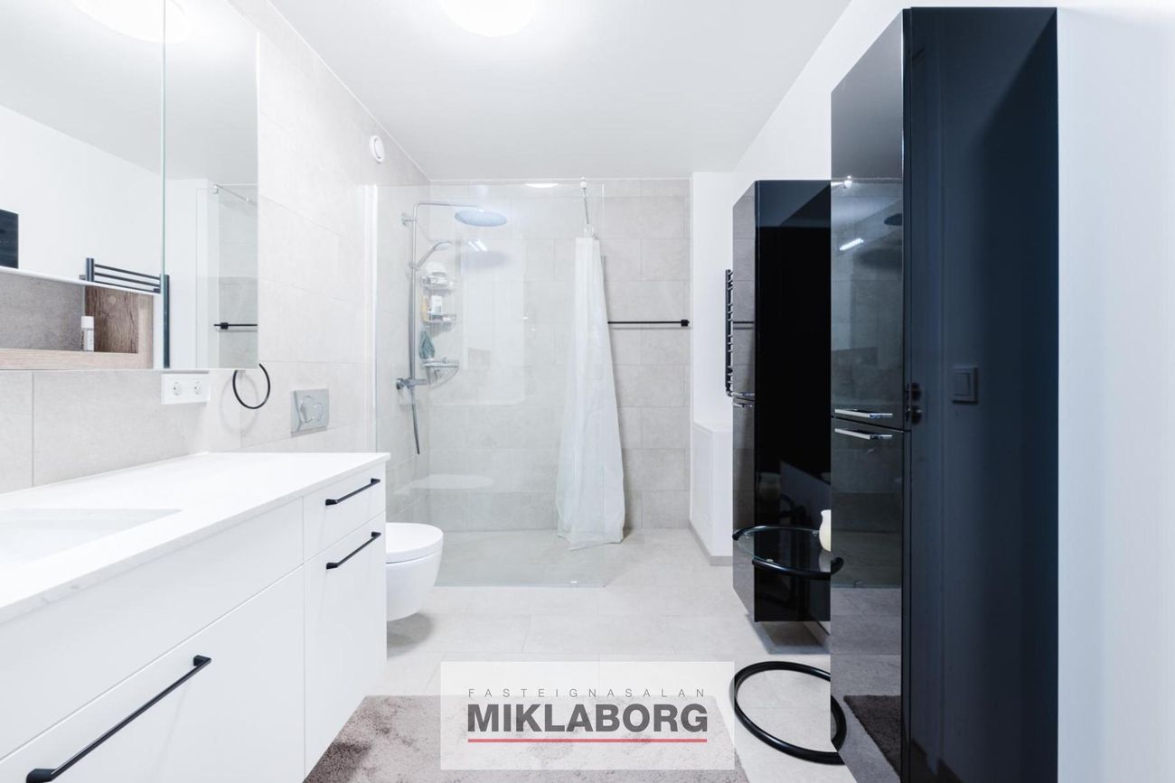 Hverfisgata 92A, 101 Reykjavík