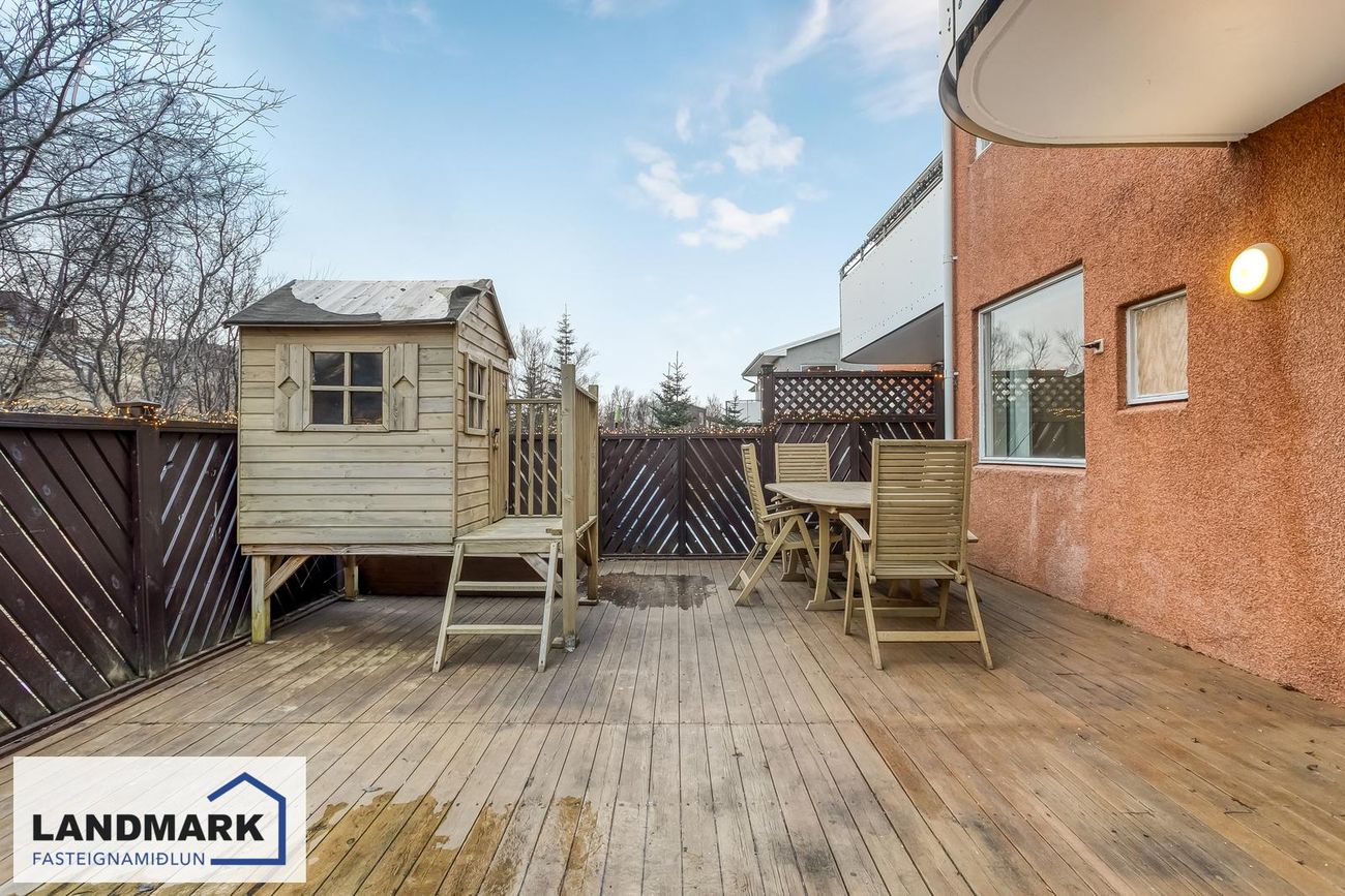 Jötnaborgir 12, 112 Reykjavík