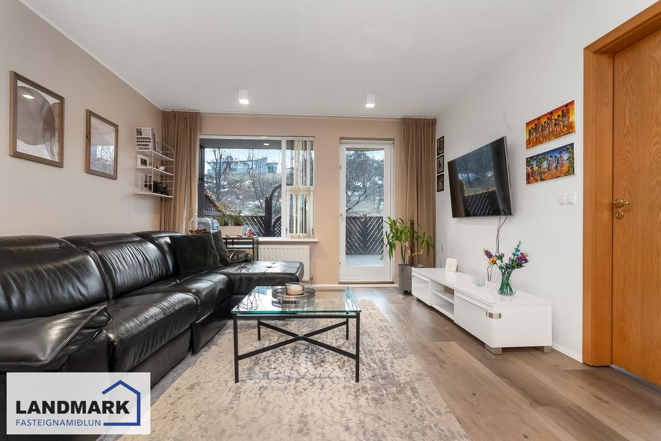 Jötnaborgir 12, 112 Reykjavík