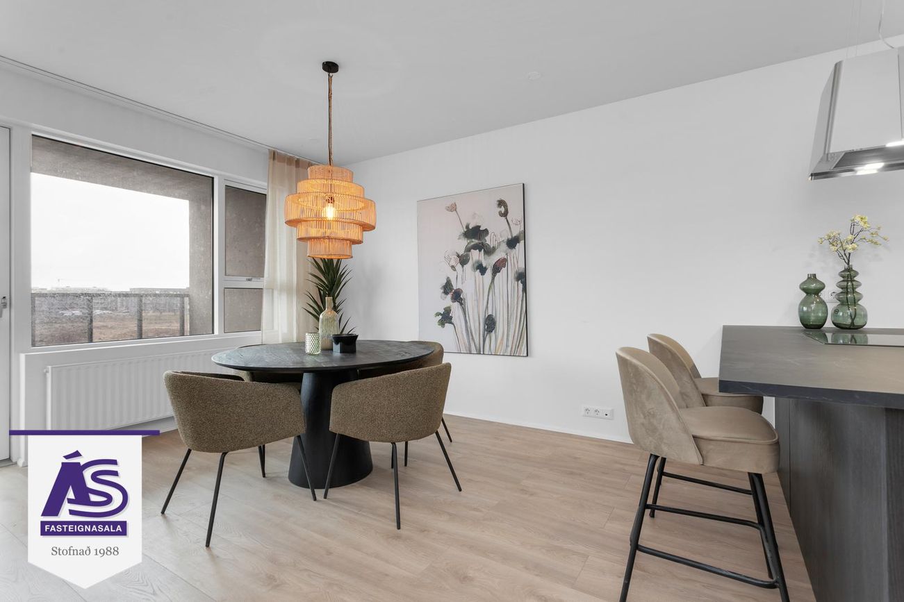 Hringhamar 23, 221 Hafnarfjörður