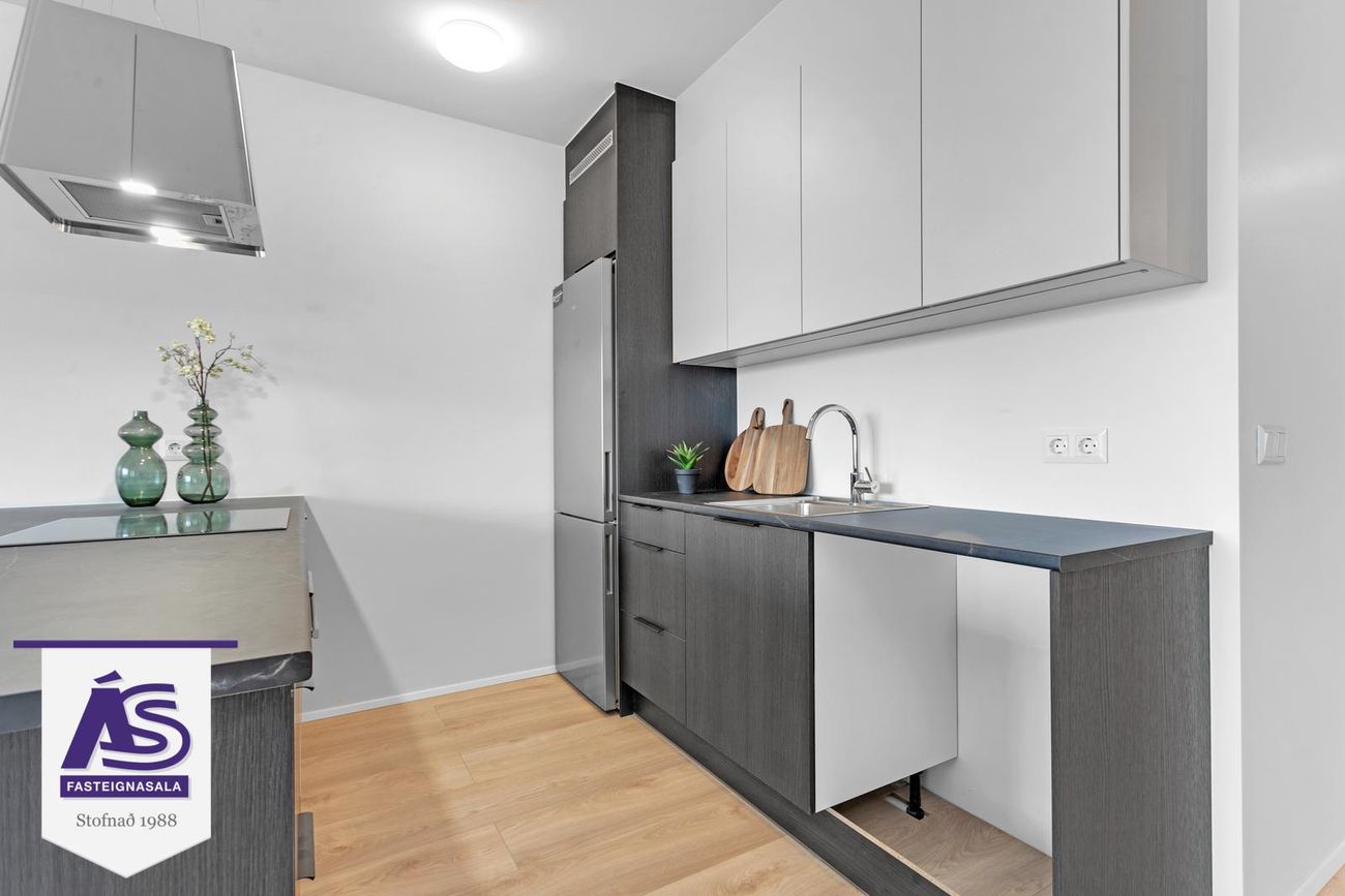 Hringhamar 23, 221 Hafnarfjörður