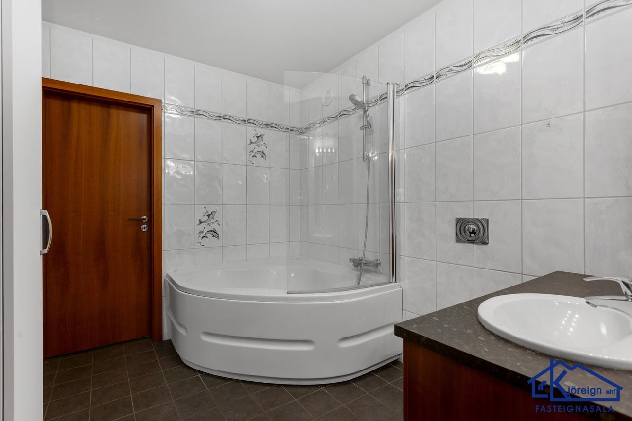 Ásakór 12, 203 Kópavogur