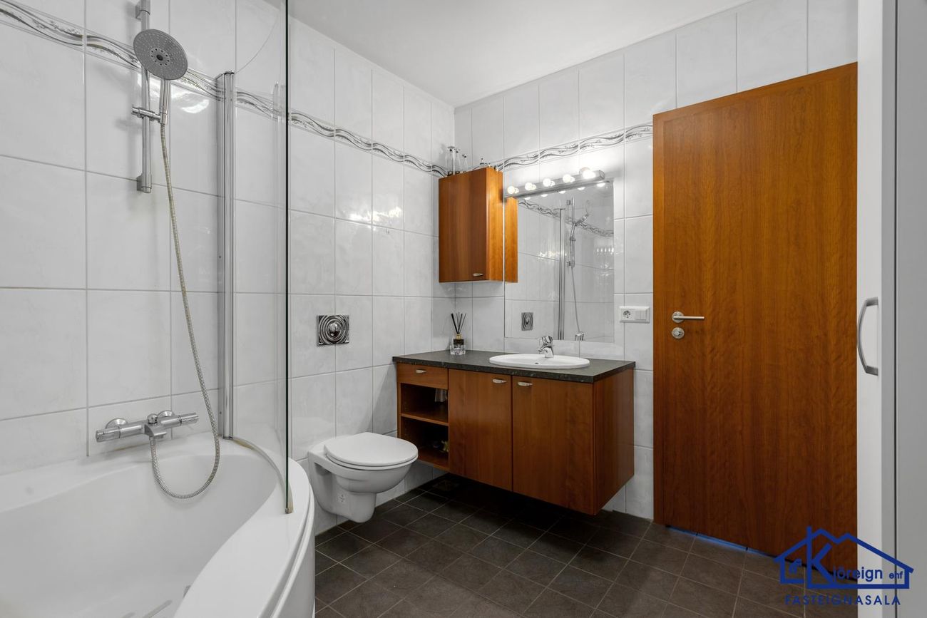 Ásakór 12, 203 Kópavogur