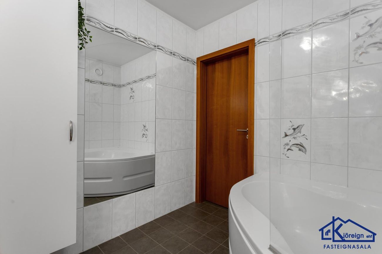 Ásakór 12, 203 Kópavogur